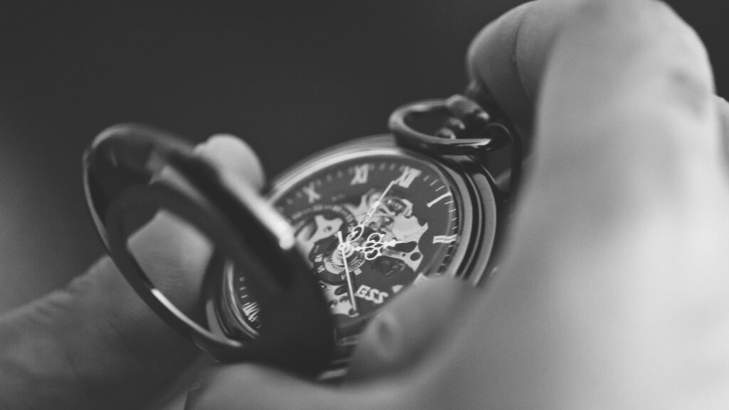 photographe-mariage-savoie-montre-ancienne